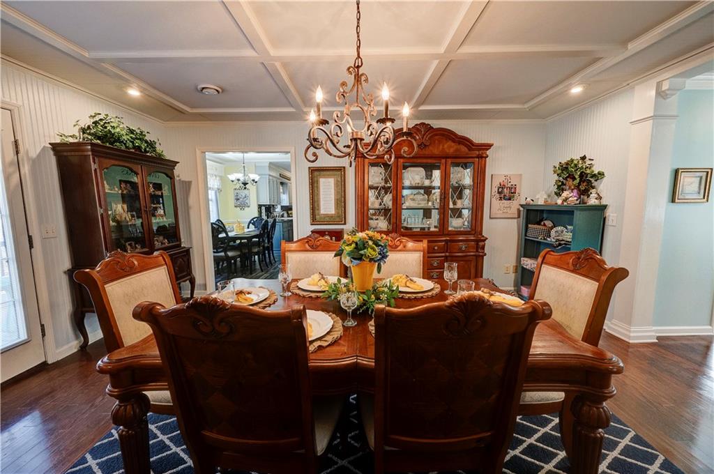 651 Camelot Circle NW