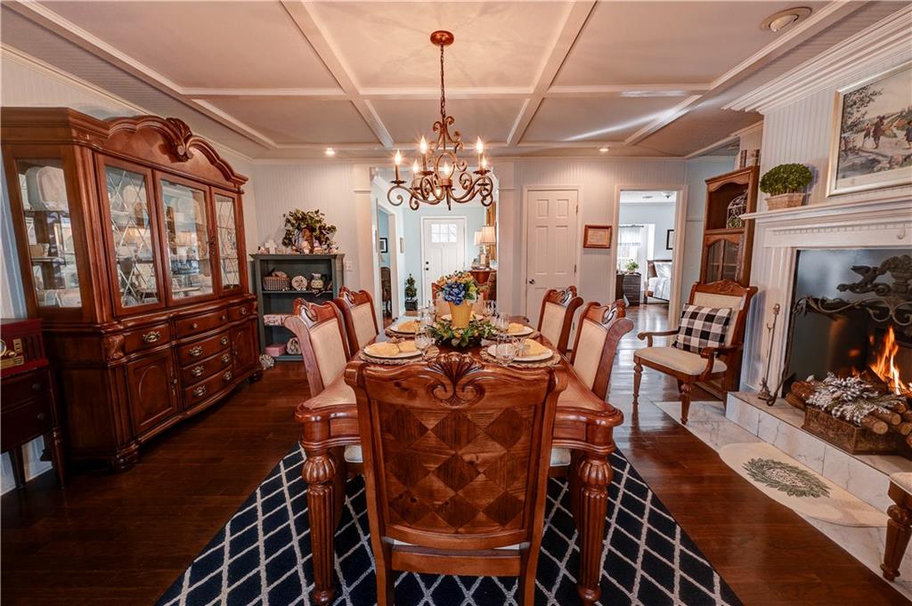 651 Camelot Circle NW