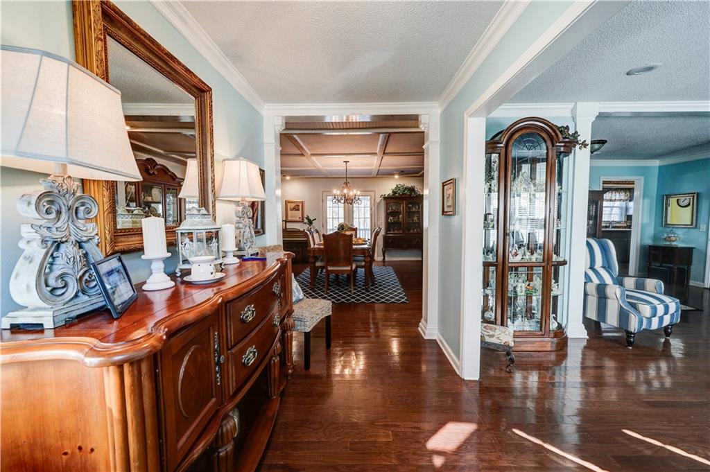 651 Camelot Circle NW