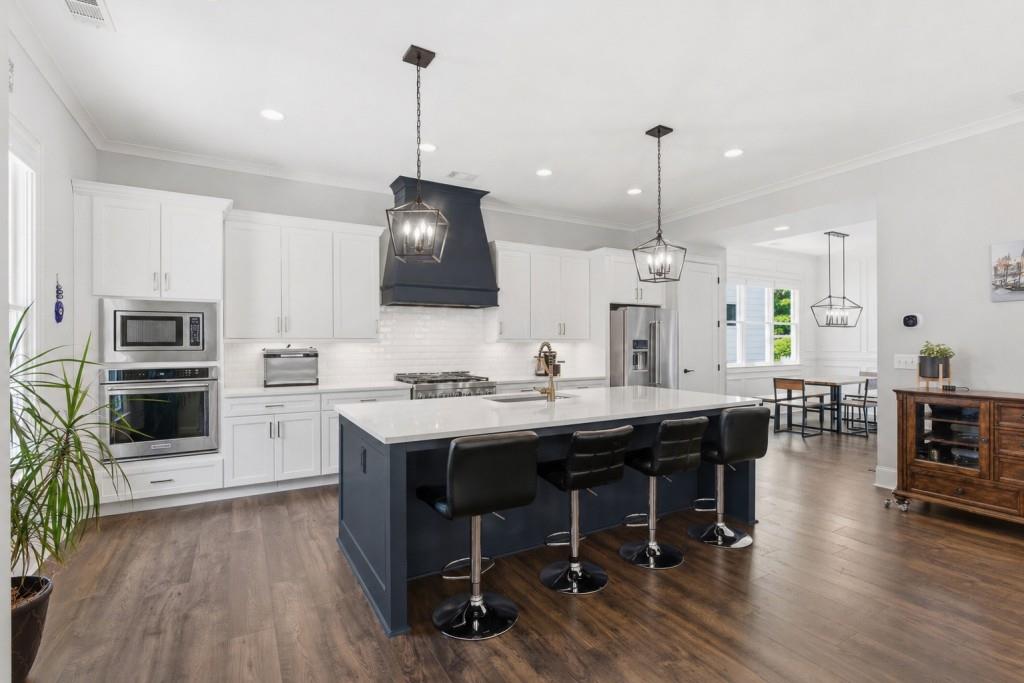 1822 Commons Circle