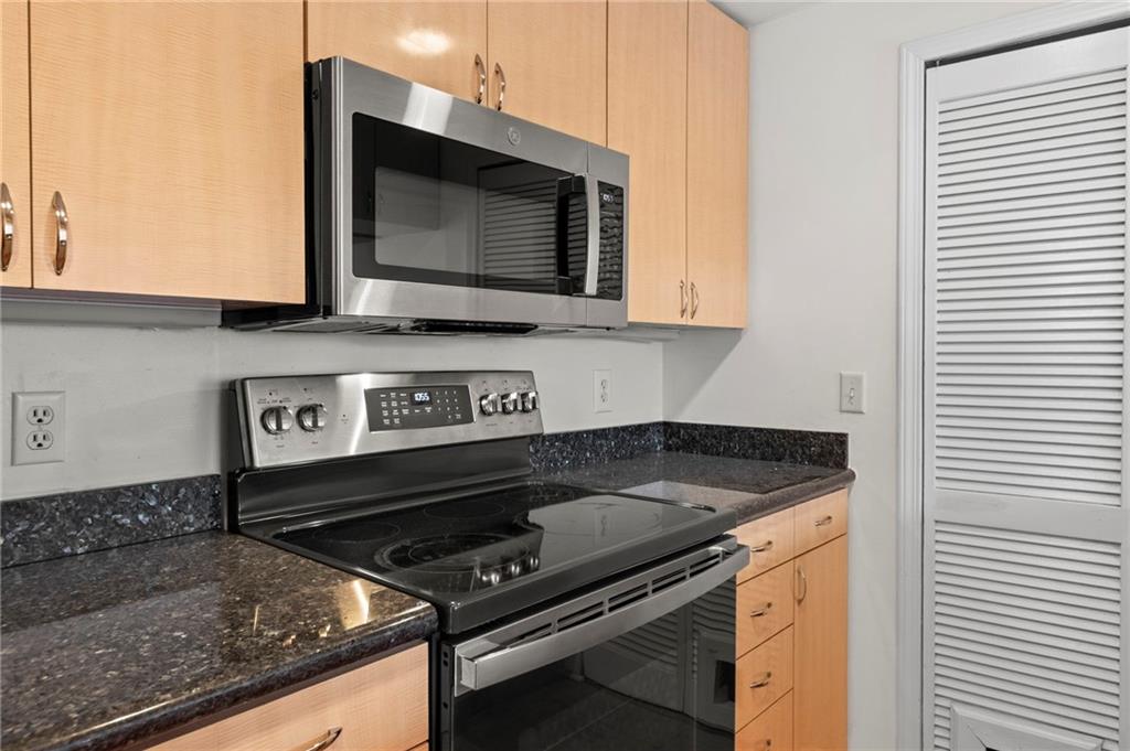 3481 Lakeside Drive NE 902