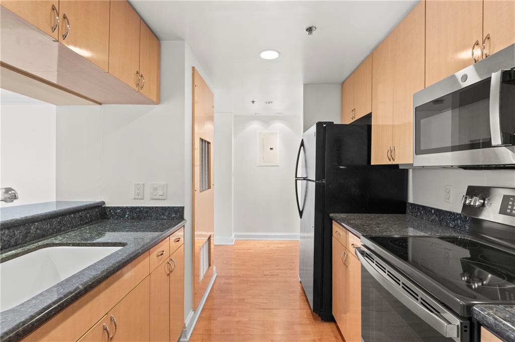 3481 Lakeside Drive NE 902