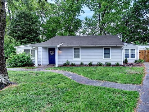 Homes For Rent - 3940 Forrest Court<br/> Chamblee, GA 30341