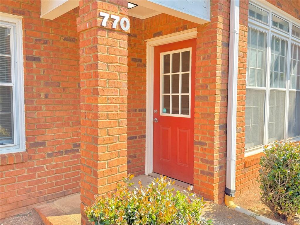 4343 Shallowford Road 770