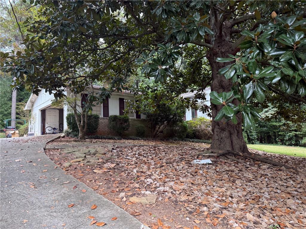 3273 Carriage Way