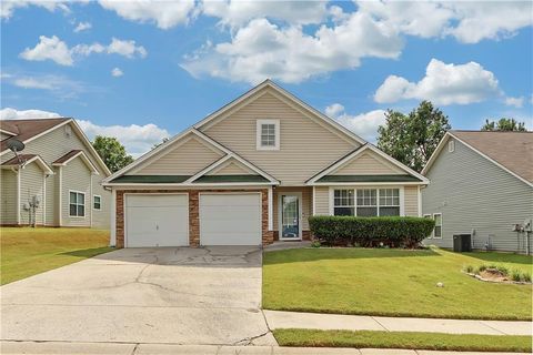 A home in Fairburn