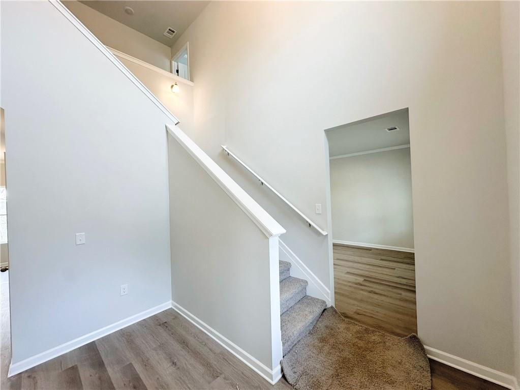 5032 Falcon Point