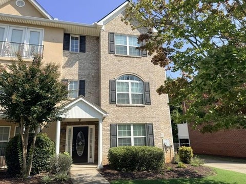 Townhouse For Sale - 5700 Garden Circle<br/> Douglasville, GA 30135