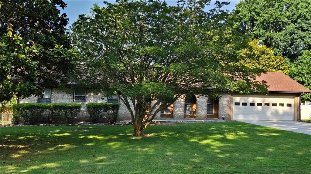 457 Castleaire Drive SW