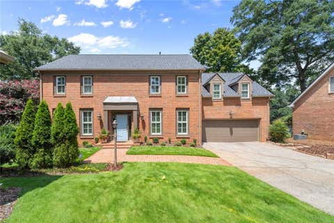Photo of 255 Tenth Fairway, Roswell, GA 30076 (MLS # 7823956)
