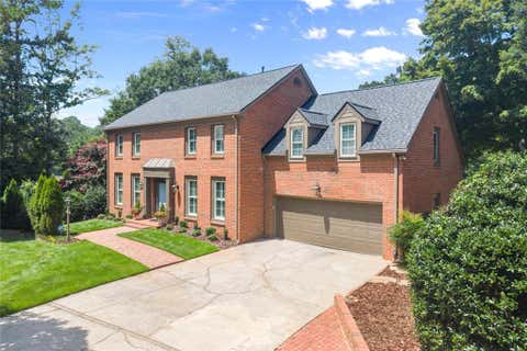 Homes For Sale - 255 Tenth Fairway<br/> Roswell, GA 30076