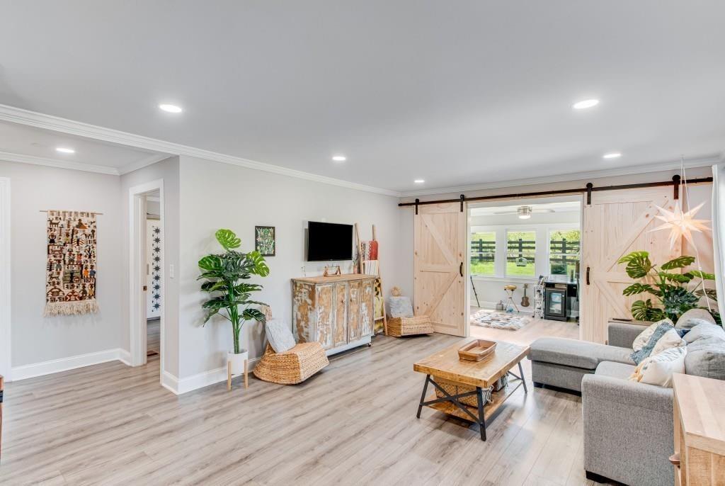 88+ ACRE GATED MULTI HOME ESTATE - Residential