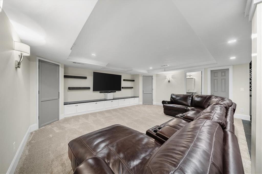 88+ ACRE GATED MULTI HOME ESTATE - Residential
