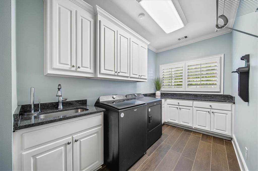 88+ ACRE GATED MULTI HOME ESTATE - Residential