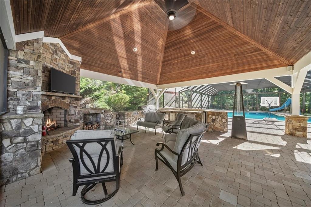 88+ ACRE GATED MULTI HOME ESTATE - Residential