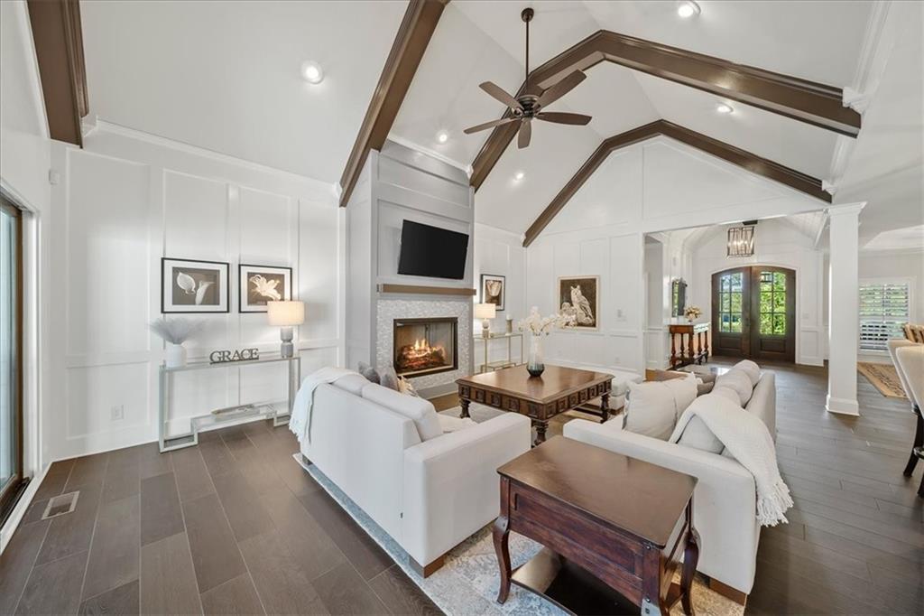 88+ ACRE GATED MULTI HOME ESTATE - Residential
