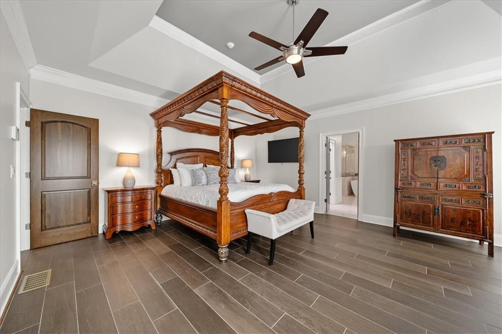 88+ ACRE GATED MULTI HOME ESTATE - Residential