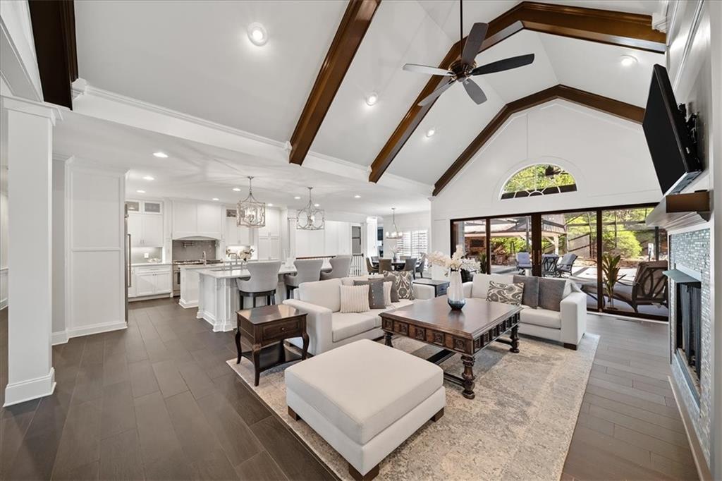 88+ ACRE GATED MULTI HOME ESTATE - Residential