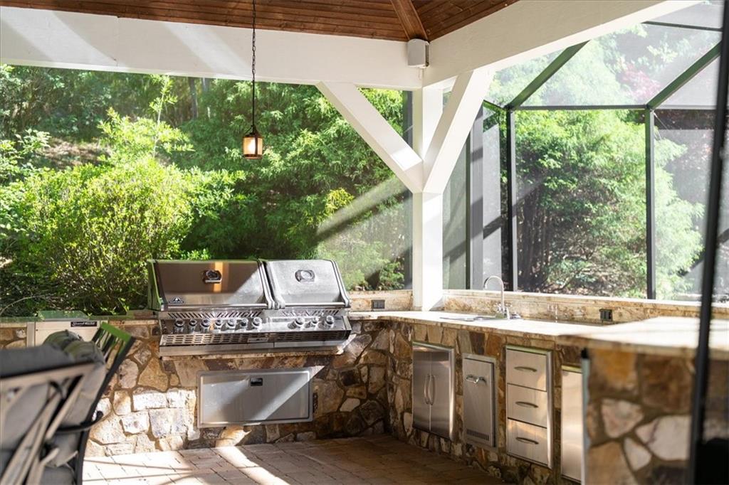 88+ ACRE GATED MULTI HOME ESTATE - Residential