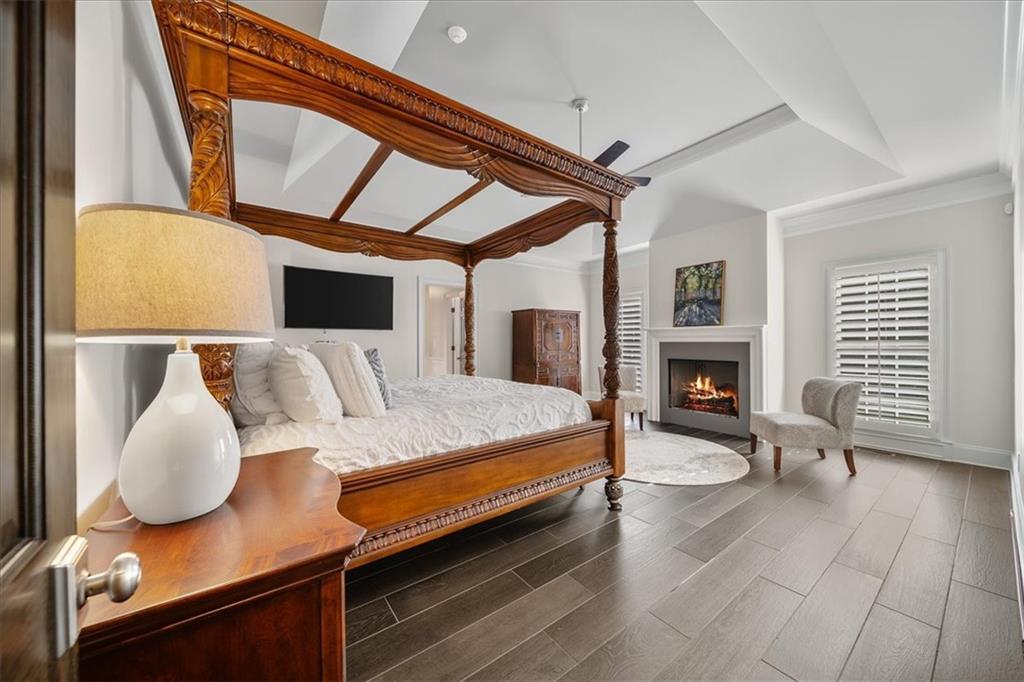 88+ ACRE GATED MULTI HOME ESTATE - Residential