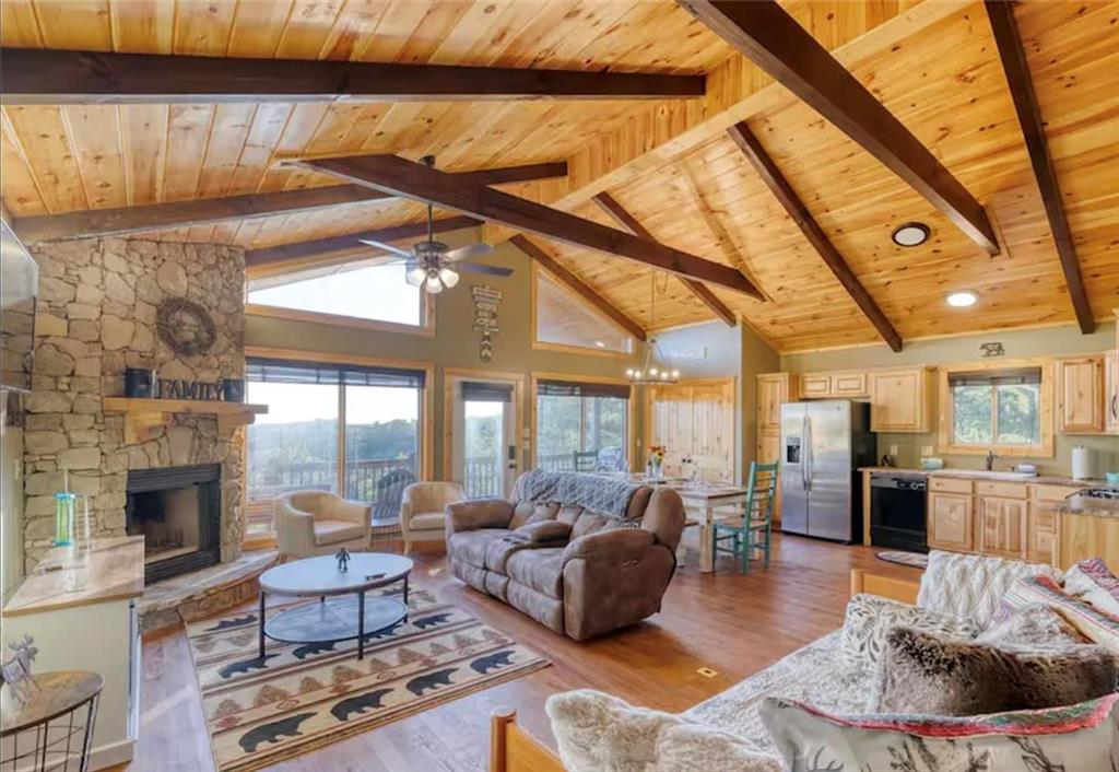 663 Lakeland Drive
