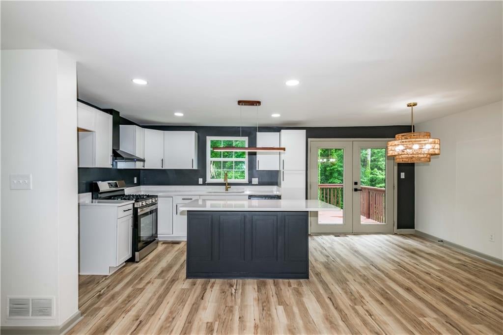 1949 N Landing Way