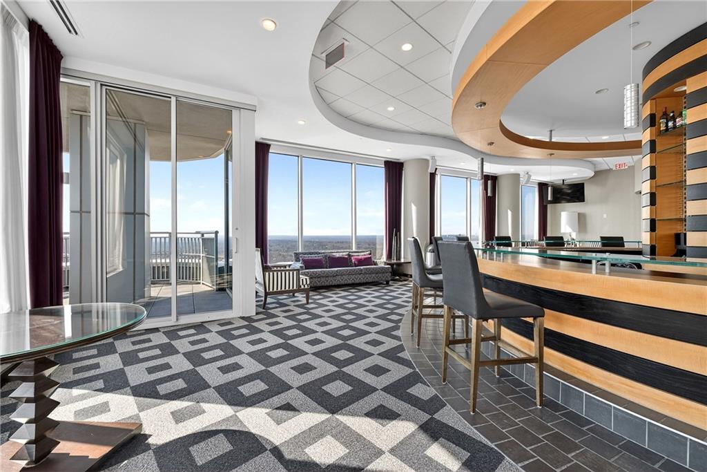 3338 Peachtree Road NE 705