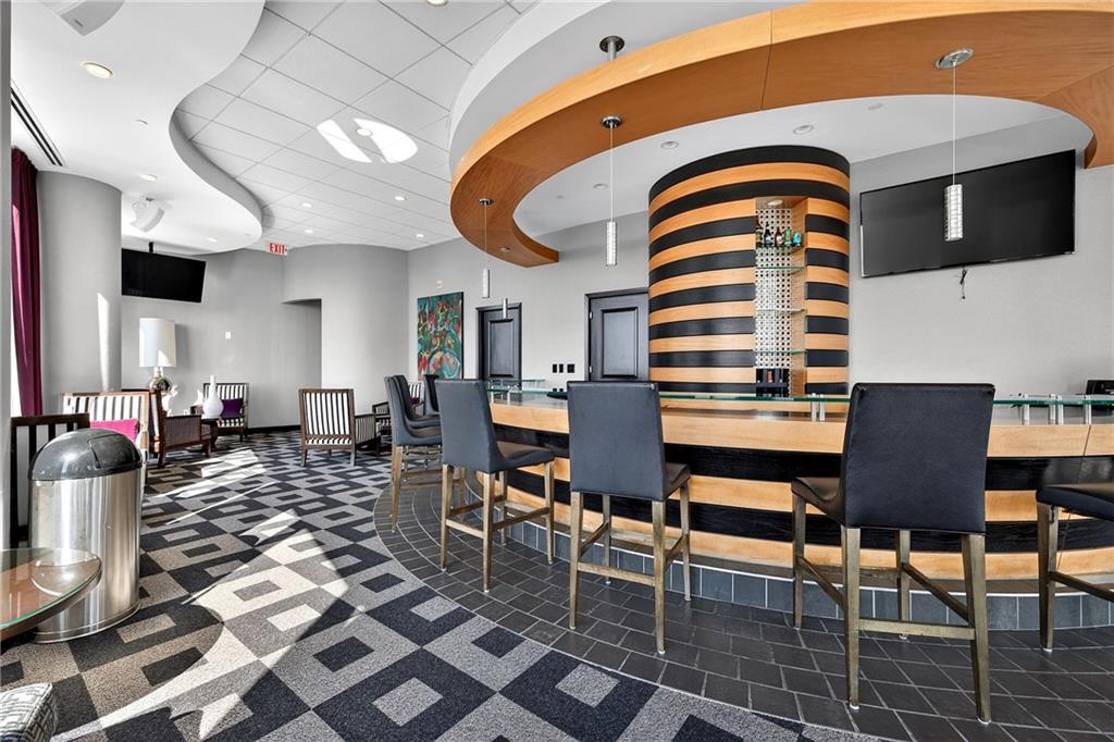 3338 Peachtree Road NE 705