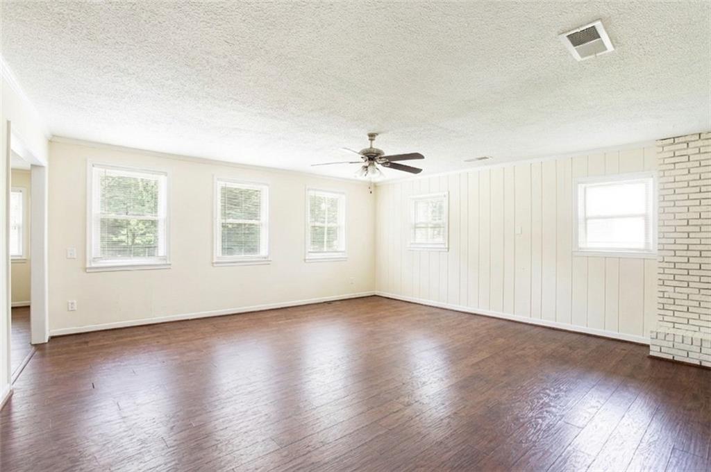 2289 Chestnut Log Drive