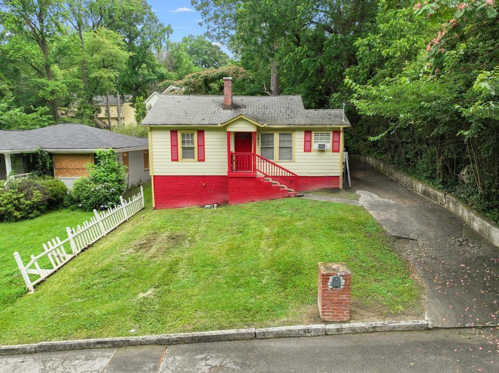 1411 Lavender Drive NW