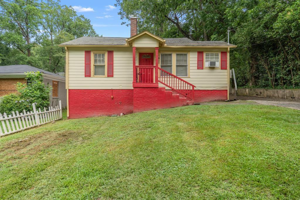 1411 Lavender Drive NW