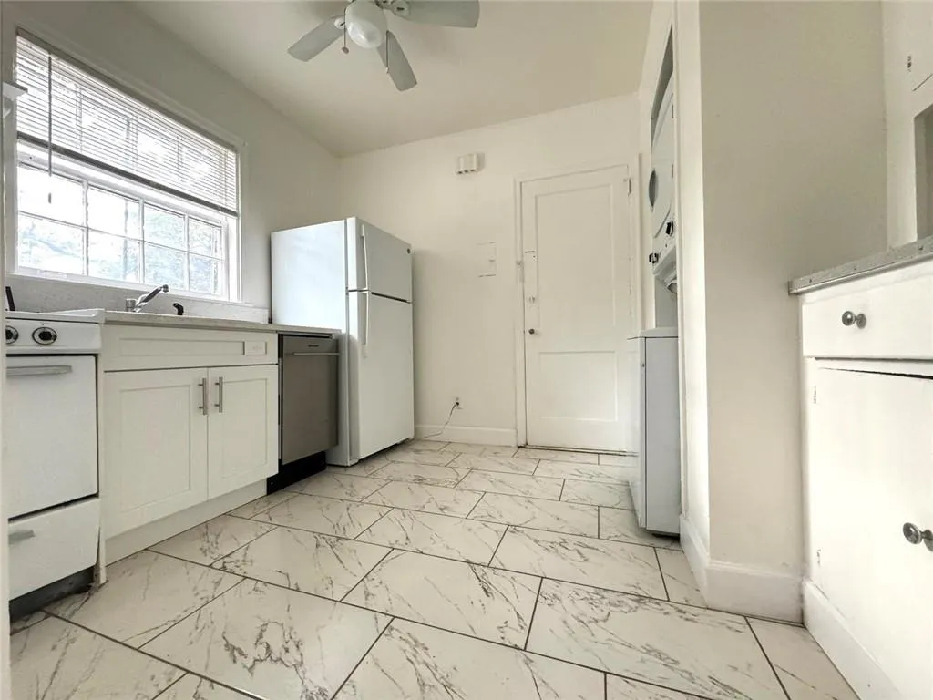 Atlanta, Georgia 30305, United States, 1 Bedroom Bedrooms, ,1 BathroomBathrooms,Residential,Active,251962