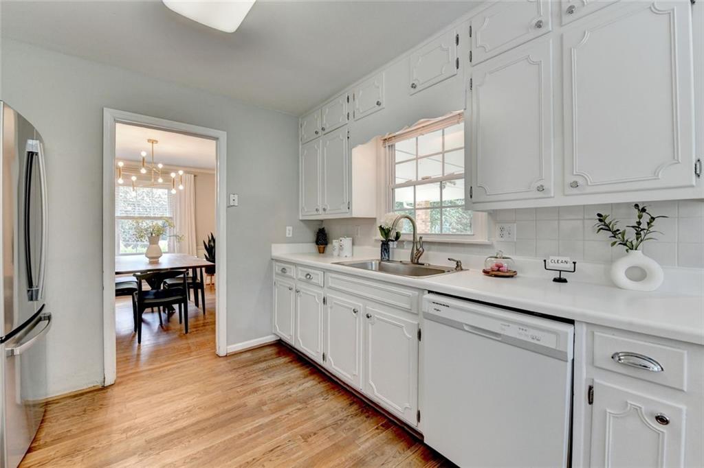 1744 Chateau Drive, Dunwoody, Georgia image 10