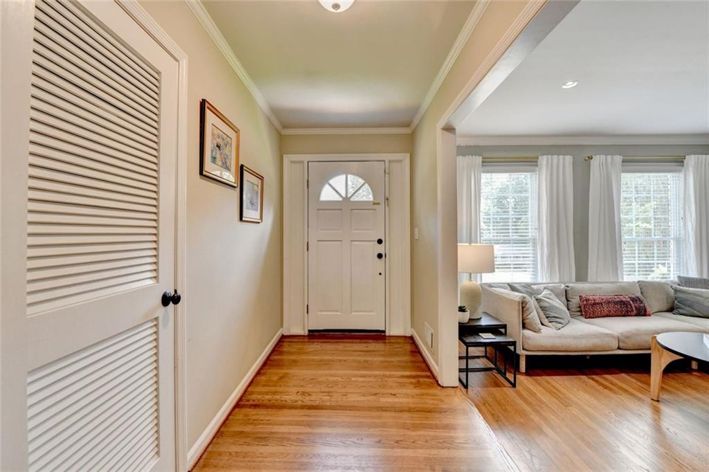 1744 Chateau Drive, Dunwoody, Georgia image 3