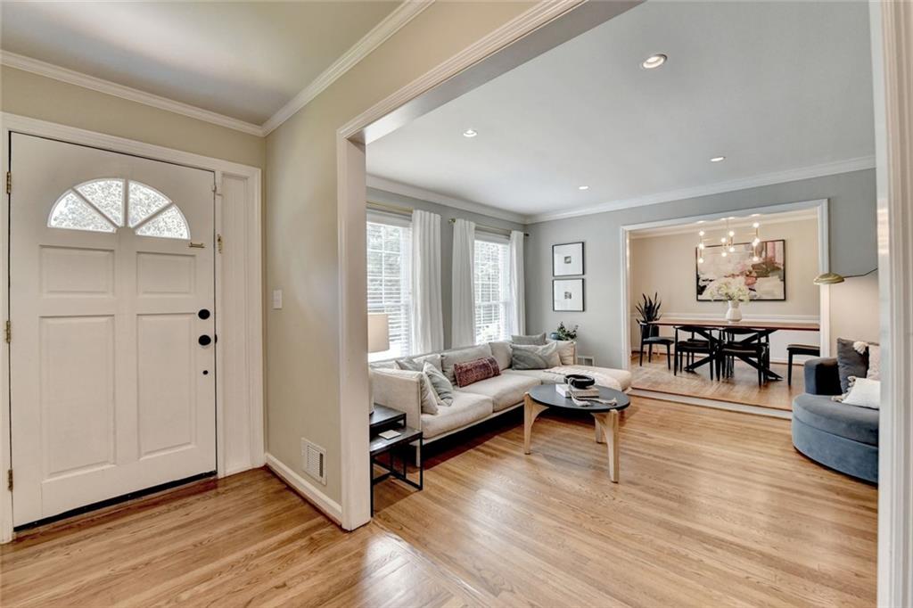 1744 Chateau Drive, Dunwoody, Georgia image 4