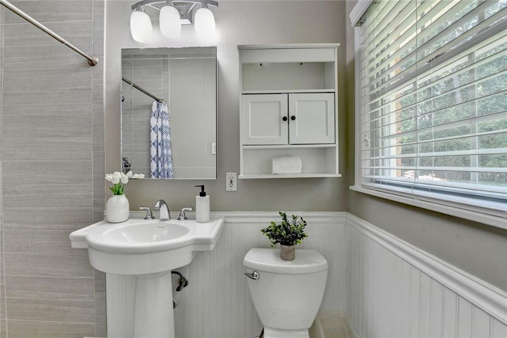 1744 Chateau Drive, Dunwoody, Georgia image 29