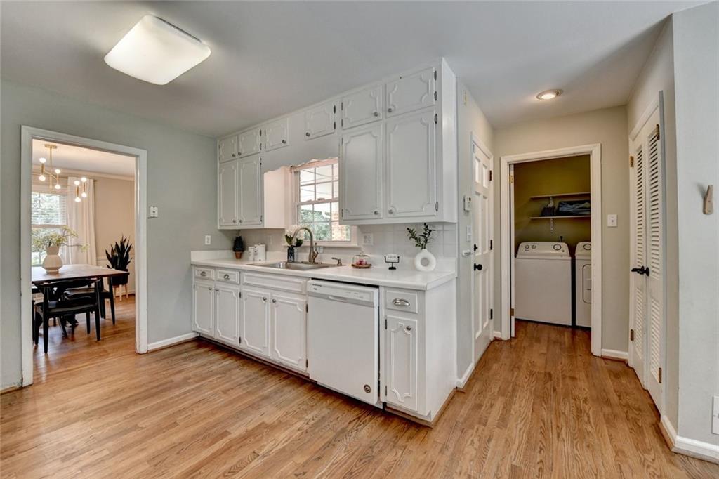 1744 Chateau Drive, Dunwoody, Georgia image 15