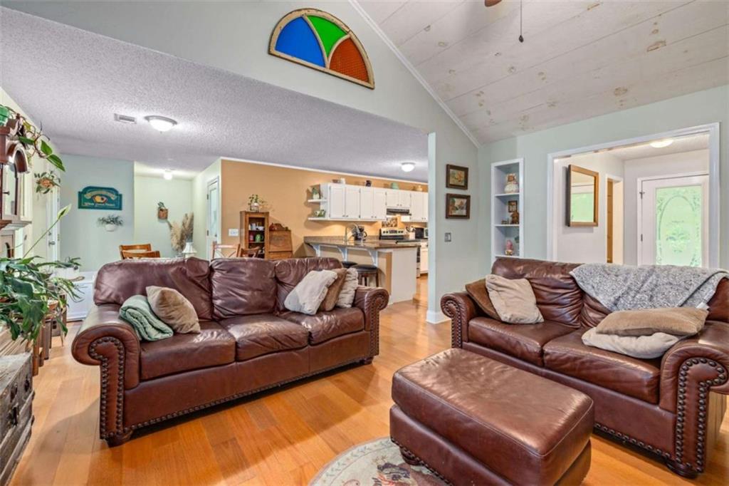 1526 Oakleaf Drive, Auburn, Georgia image 10