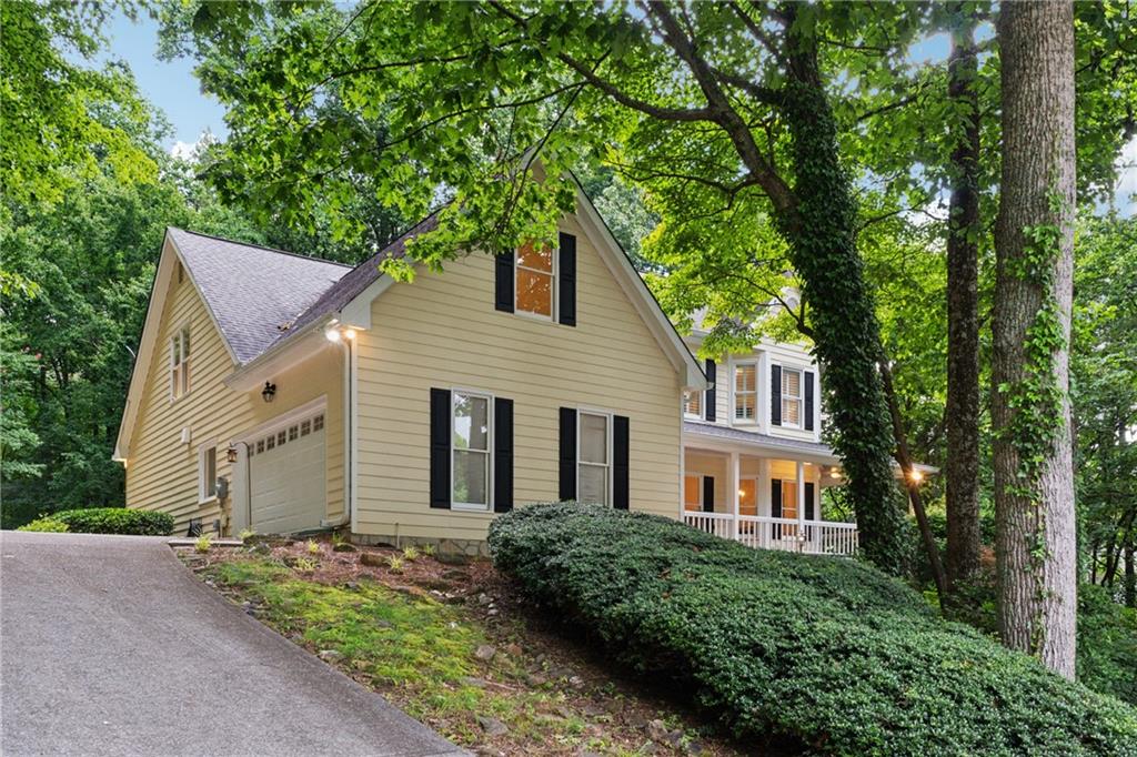 2722 Brookhaven Lane