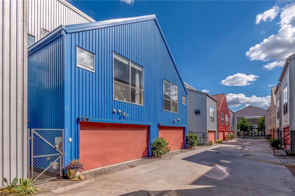 920 Memorial Drive SE 41