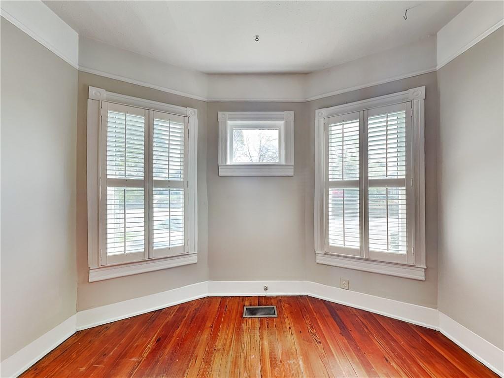 595 Boulevard SE Apt A