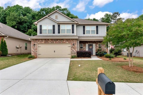 Homes For Sale - 447 Brooks Village Drive<br/> Jackson County, Pendergrass, GA 30567