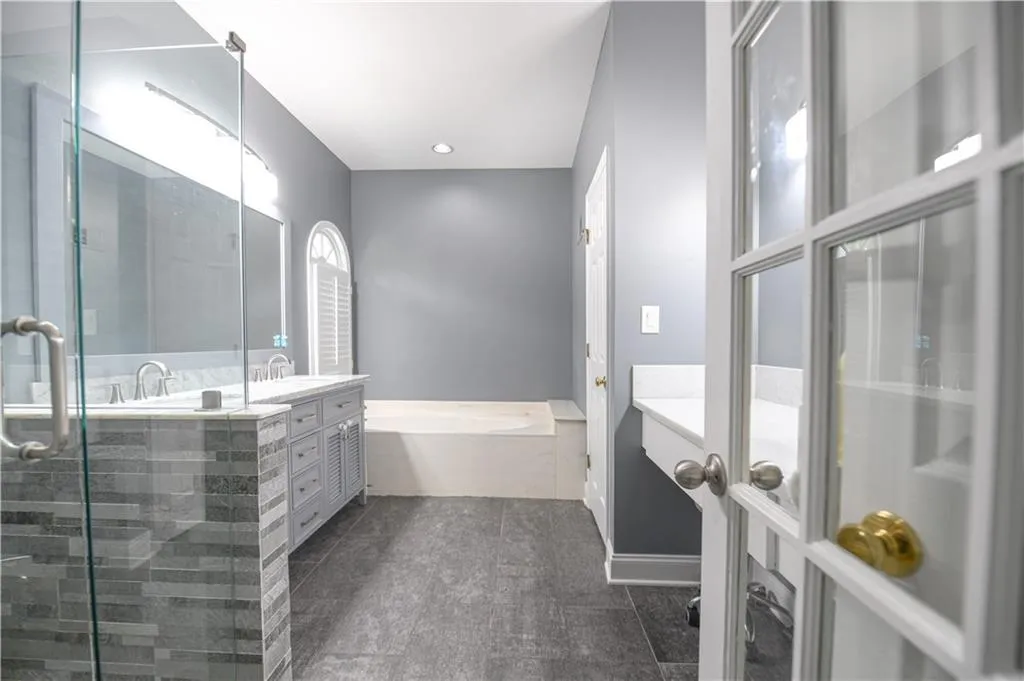 Marietta, Georgia 30068, United States, 4 Bedrooms Bedrooms, ,4 BathroomsBathrooms,Residential,Active,171110