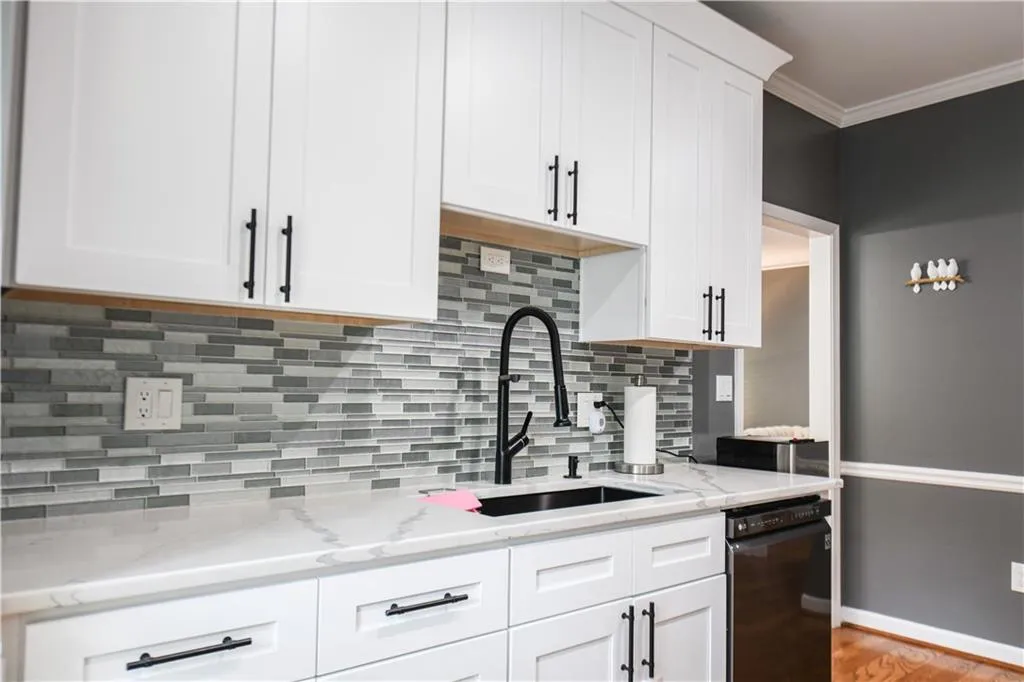 Marietta, Georgia 30068, United States, 4 Bedrooms Bedrooms, ,4 BathroomsBathrooms,Residential,Active,171110