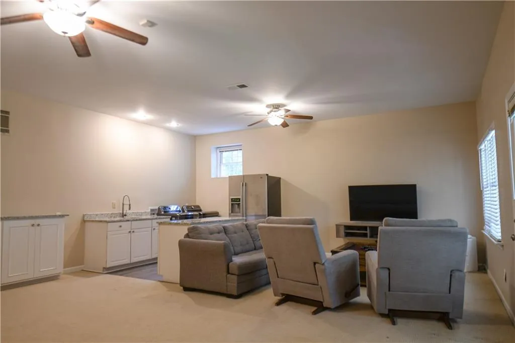 Marietta, Georgia 30068, United States, 4 Bedrooms Bedrooms, ,4 BathroomsBathrooms,Residential,Active,171110