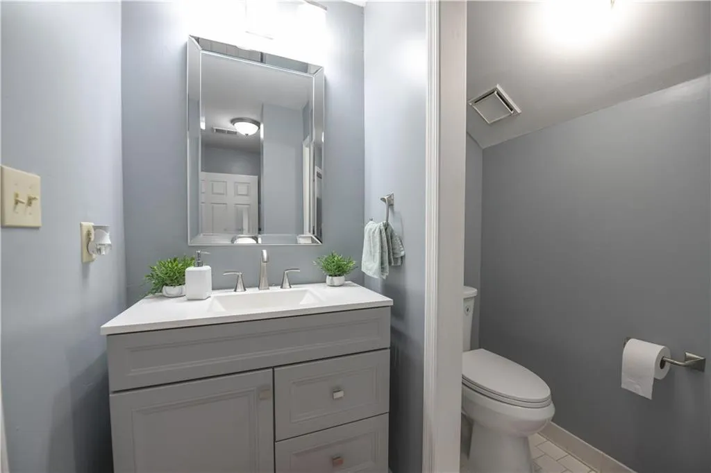 Marietta, Georgia 30068, United States, 4 Bedrooms Bedrooms, ,4 BathroomsBathrooms,Residential,Active,171110