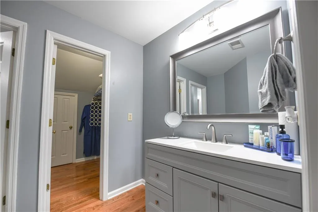 Marietta, Georgia 30068, United States, 4 Bedrooms Bedrooms, ,4 BathroomsBathrooms,Residential,Active,171110