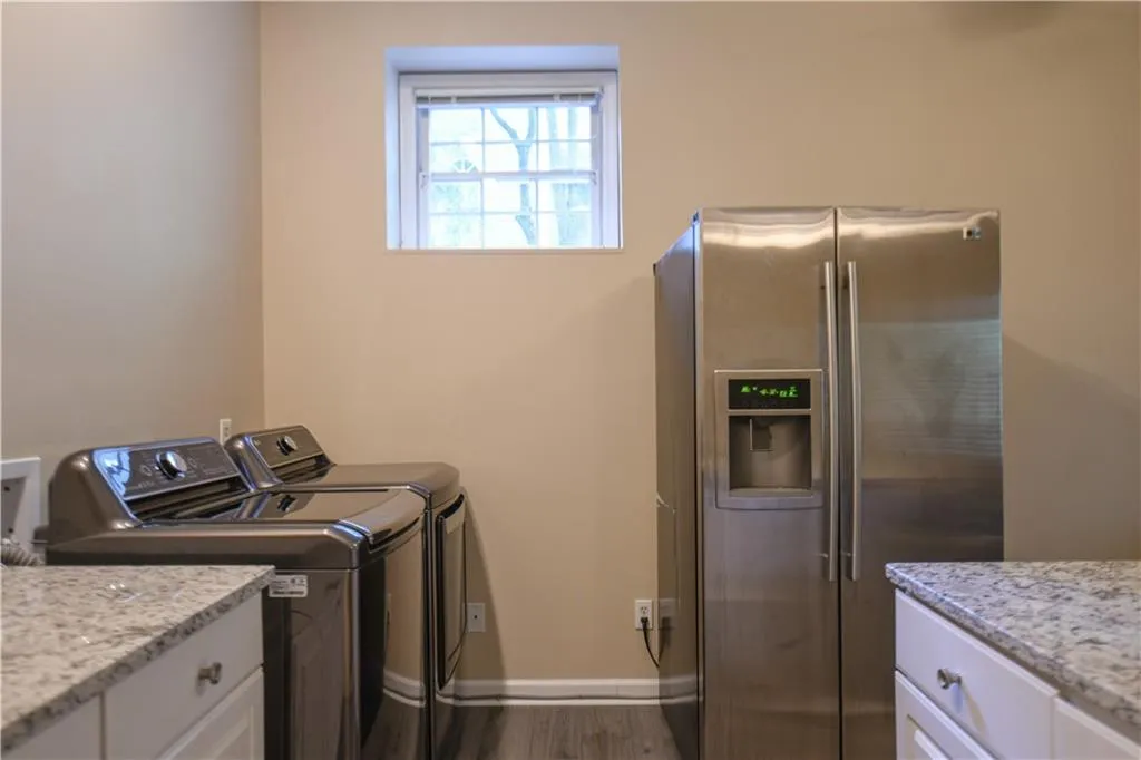 Marietta, Georgia 30068, United States, 4 Bedrooms Bedrooms, ,4 BathroomsBathrooms,Residential,Active,171110