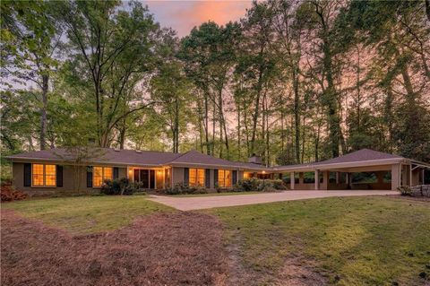 Photo of 1190 W Wesley Road NW, Atlanta, GA 30327 (MLS # 7753351)