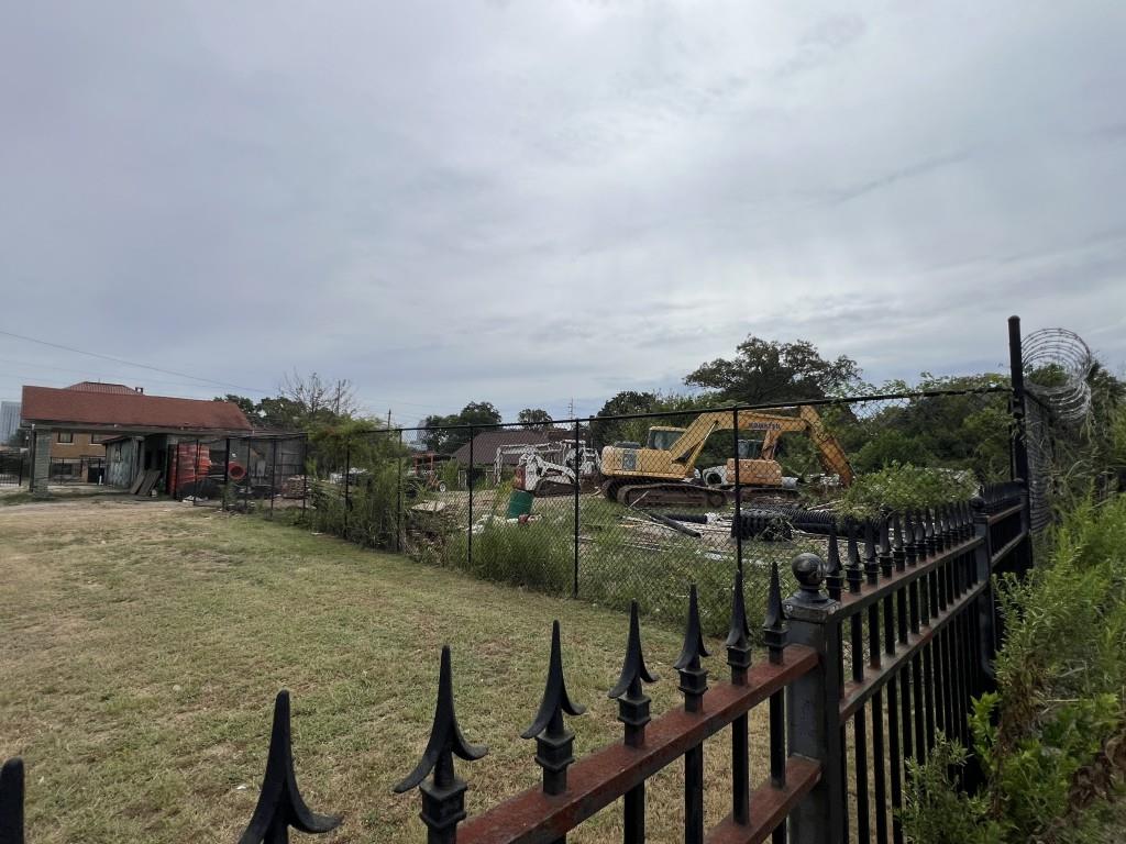 808 Donald Lee Hollowell Parkway NW